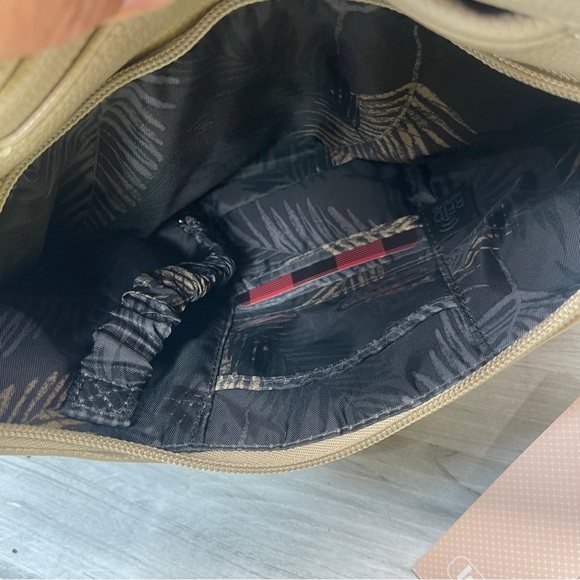 Lug Cable Car Classic Vegan Leather Shoulder Crossbody Messenger RIFD Bag Cream - Picture 8 of 16